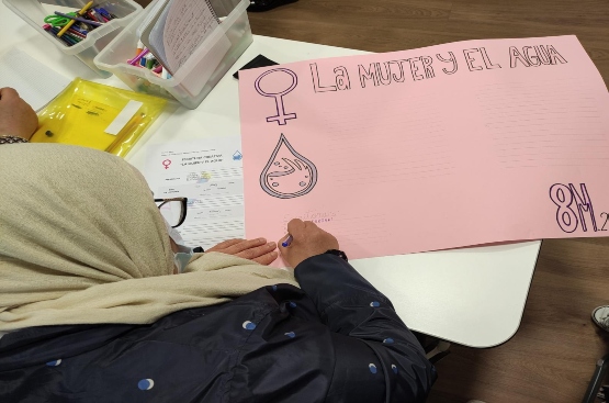 Ir a la noticia Aguas de Avilés y Cruz Roja celebran el Día de la Mujer con el taller de escritura creativa ‘La mujer y el agua’