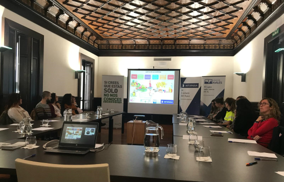 Ir a la noticia Aguas de Avilés y Asturagua conmemoran el Día Contra el Cáncer de Mama con una charla sobre alimentación y prevención del cáncer para los empleados de ambas empresas