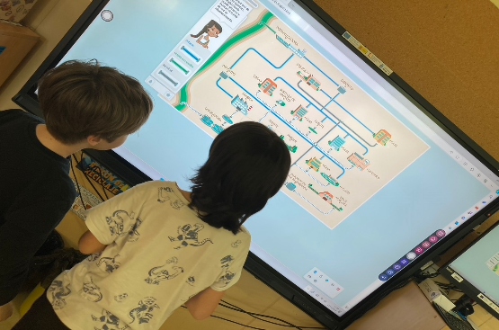 Escolares durante la celebración de un taller de Aqualogía 