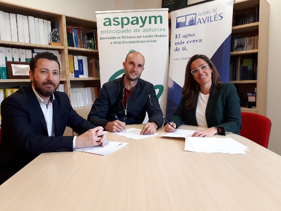 Ir a la noticia Aguas de Avilés firma un convenio de colaboración con la asociación ASPAYM para la formación práctica de los alumnos del curso ‘Reparto de correspondencia y publicidad’