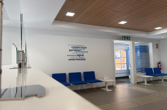 Atención al Cliente en la oficina de Aguas de Avilés